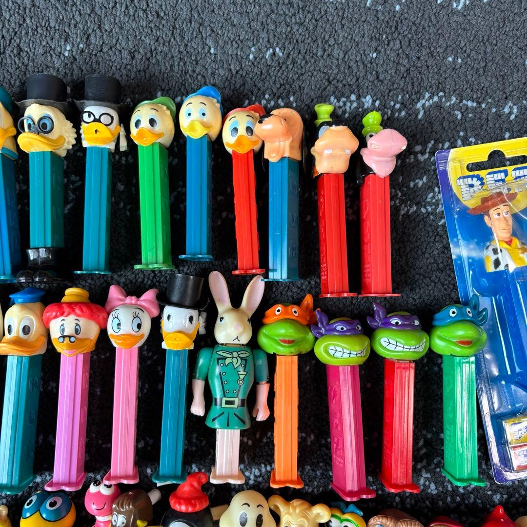 大量まとめ売り　ペッツ　PEZ ディスペンサー　82本