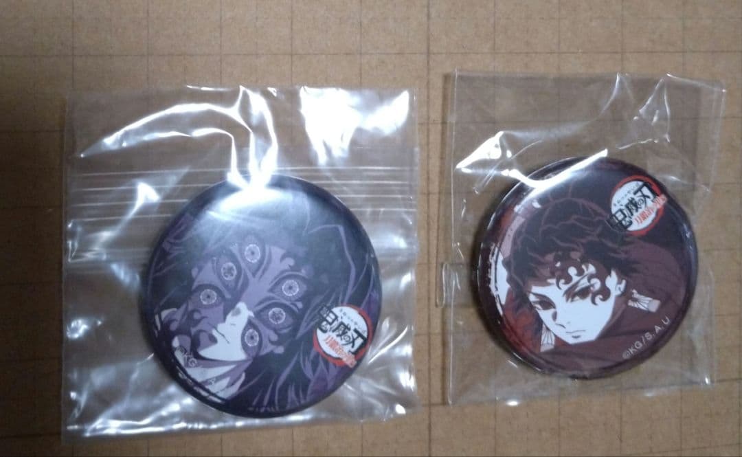 鬼滅の刃 32mm くじ引き缶バッジ 継国縁壱 黒死牟 匿名配送