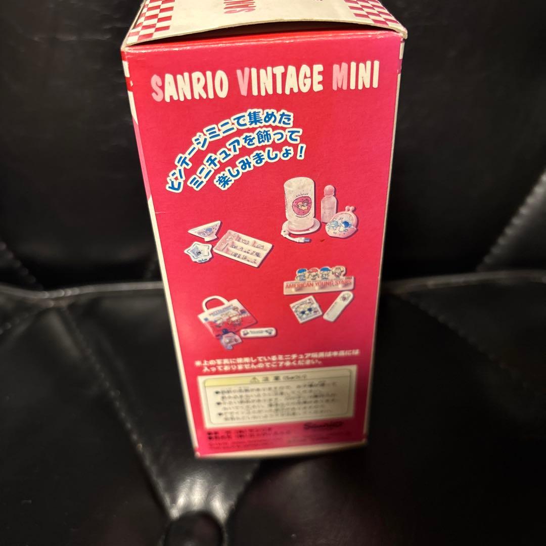 サンリオ　ビンテージ　ミニ　ディスプレーシェルフ　ミニチュアランチセット付き