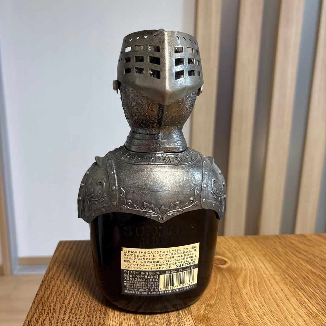 サントリー　オールド　甲冑　鎧　700ml 40%