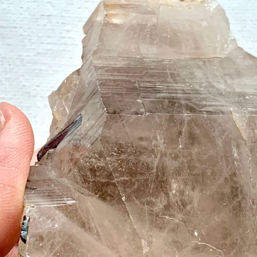 シン・ザギマウンテンクォーツ65/ブラウンファントム/艶々/黒針入り/巨大/自立