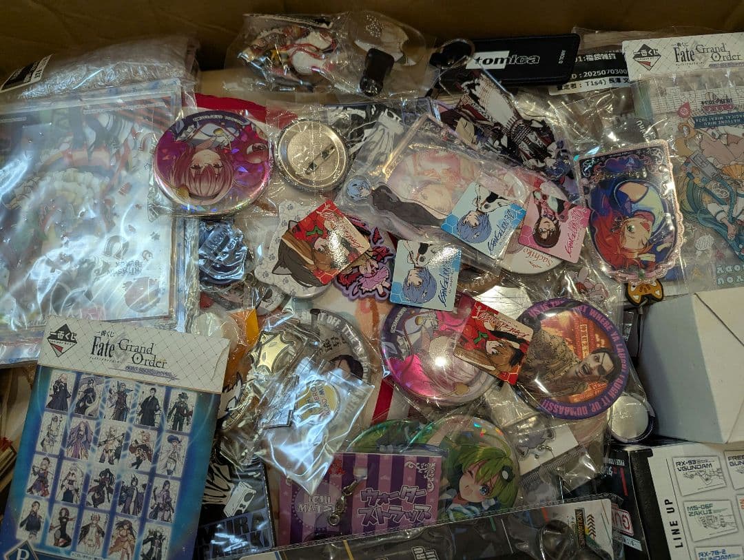 ８００点以上　ノンジャンル　大量　缶バッジ　アクスタ　まとめ売り　紙類なし