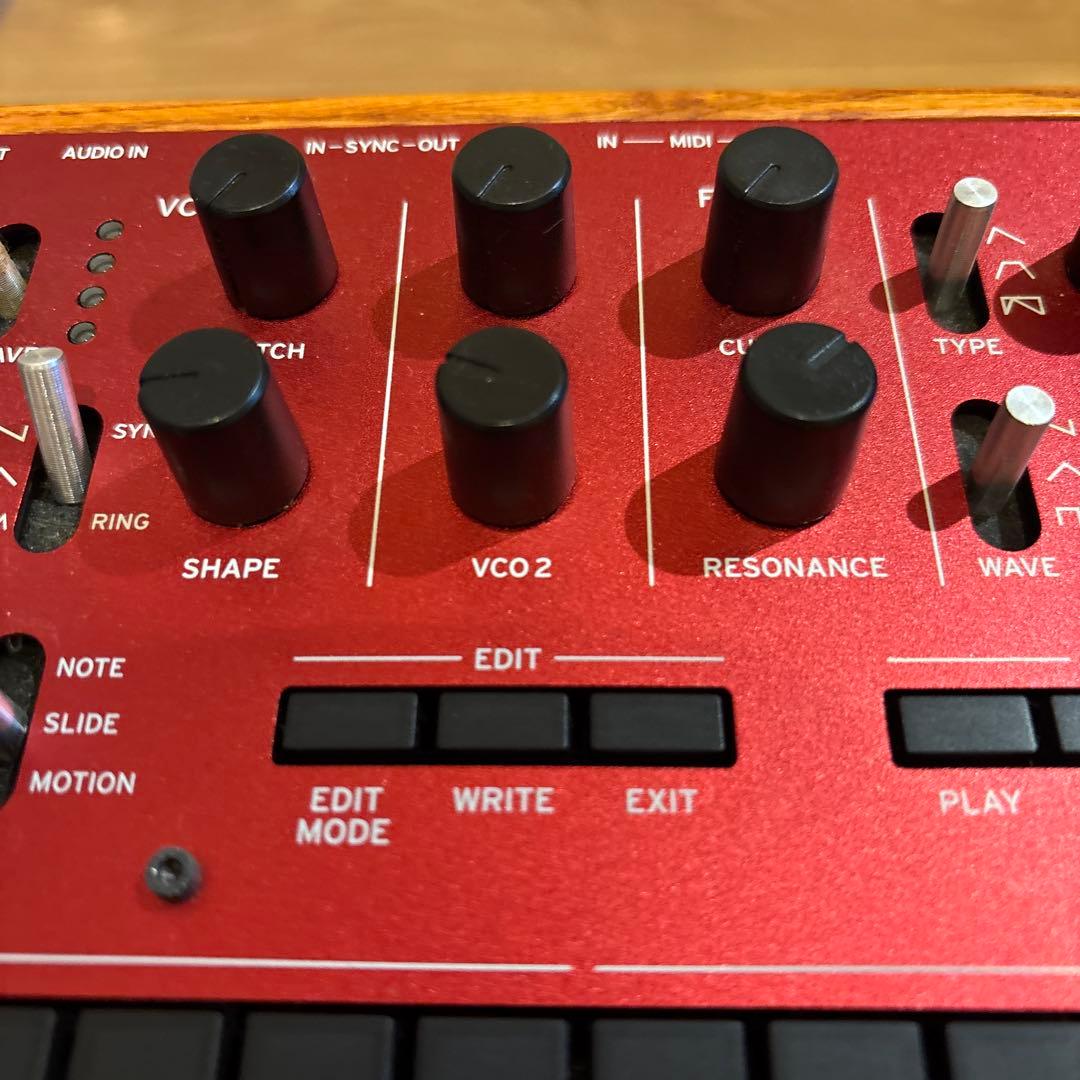 【美品】KORG monologue アナログシンセサイザー レッド【生産終了】