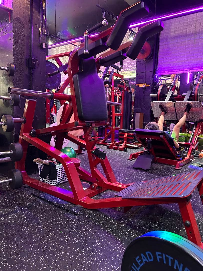 スクワットマシン