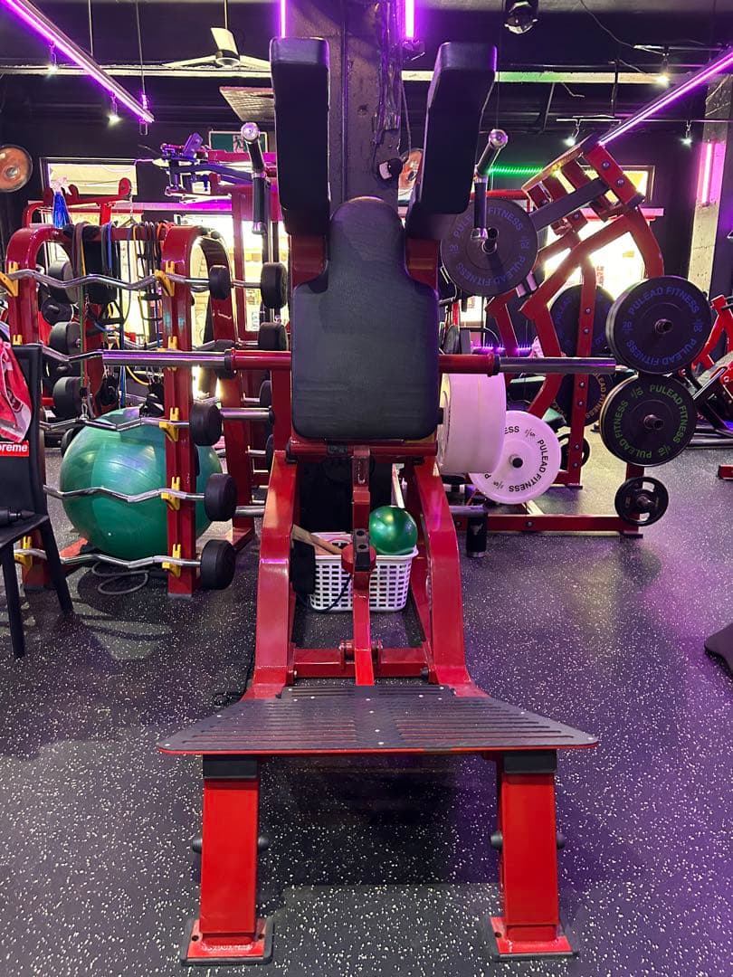 スクワットマシン