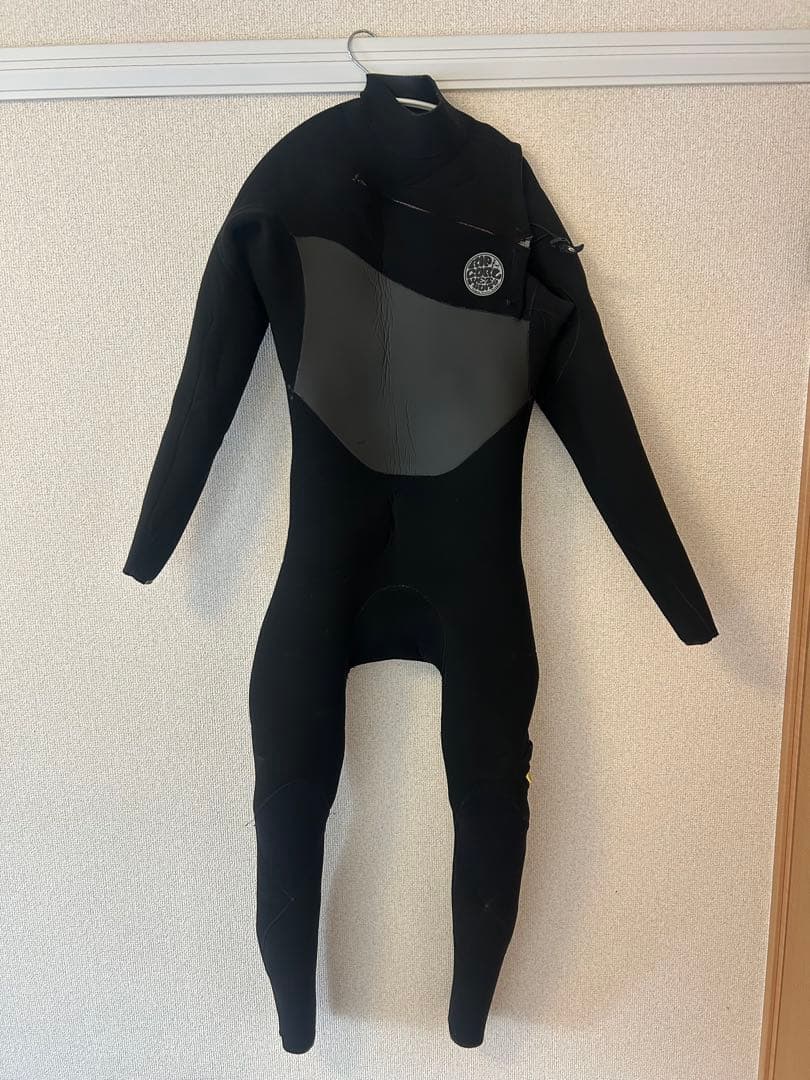 セミドライ　ウェットスーツ