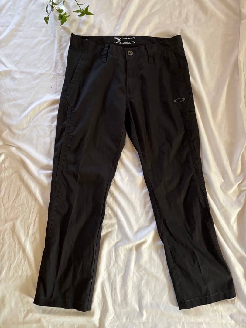 美品✨Oakley オークリー　ゴルフウェア　黒パンツ　スカル刺繍　サイズ33