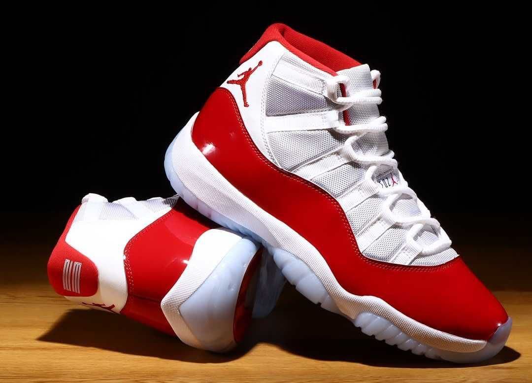 ナイキ　エアジョーダン　11 Varsity Red 27センチ