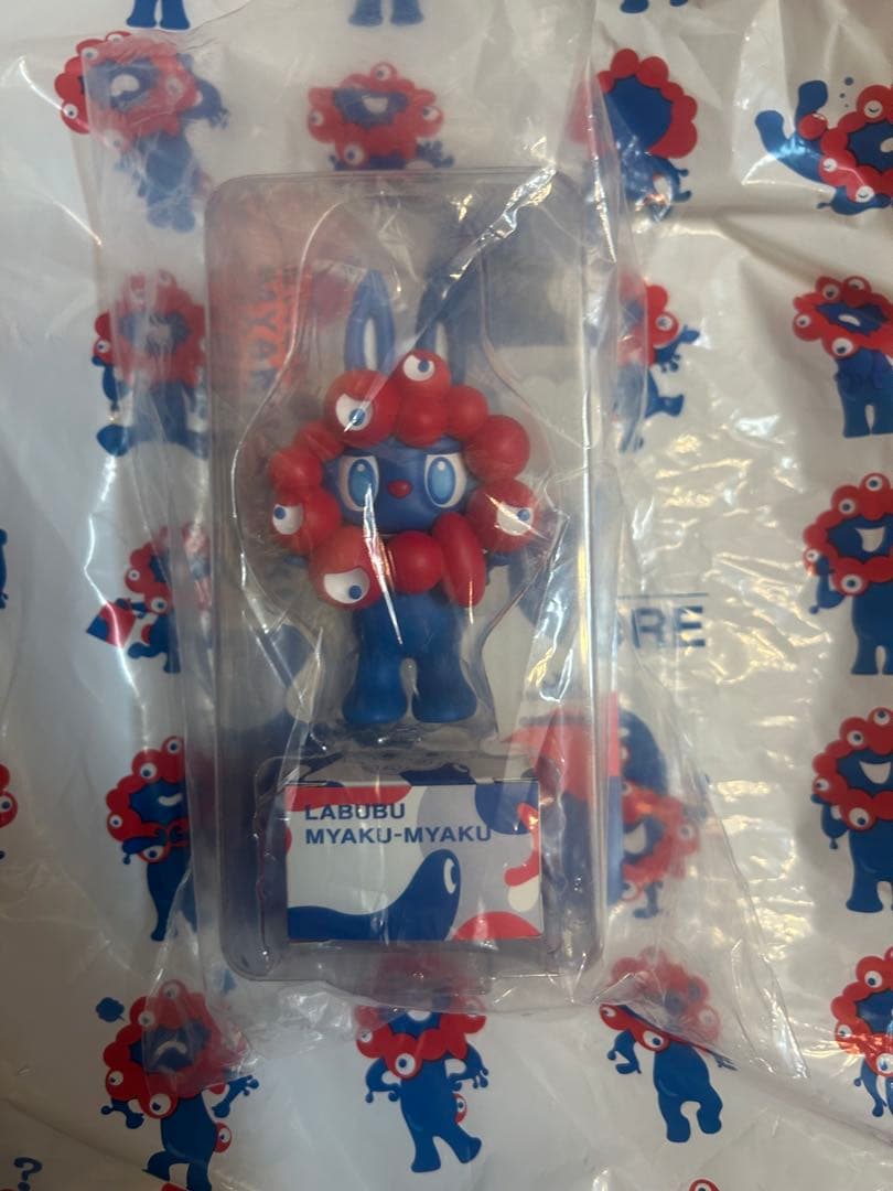 MYAKU-MYAKU LABUBUストラップ付きフィギュア