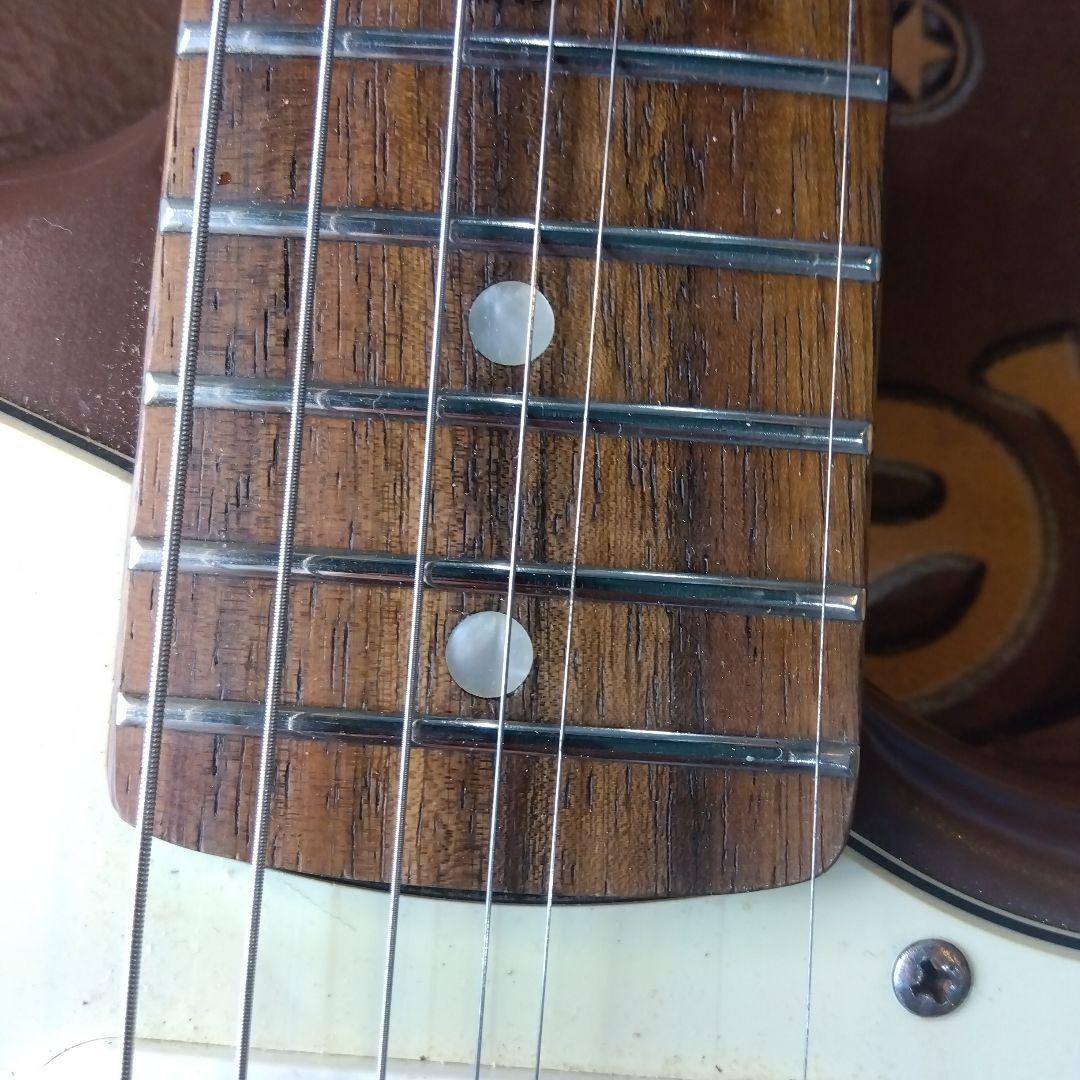 JAPANフェンダーピックアップ搭載ストラトタイプ…