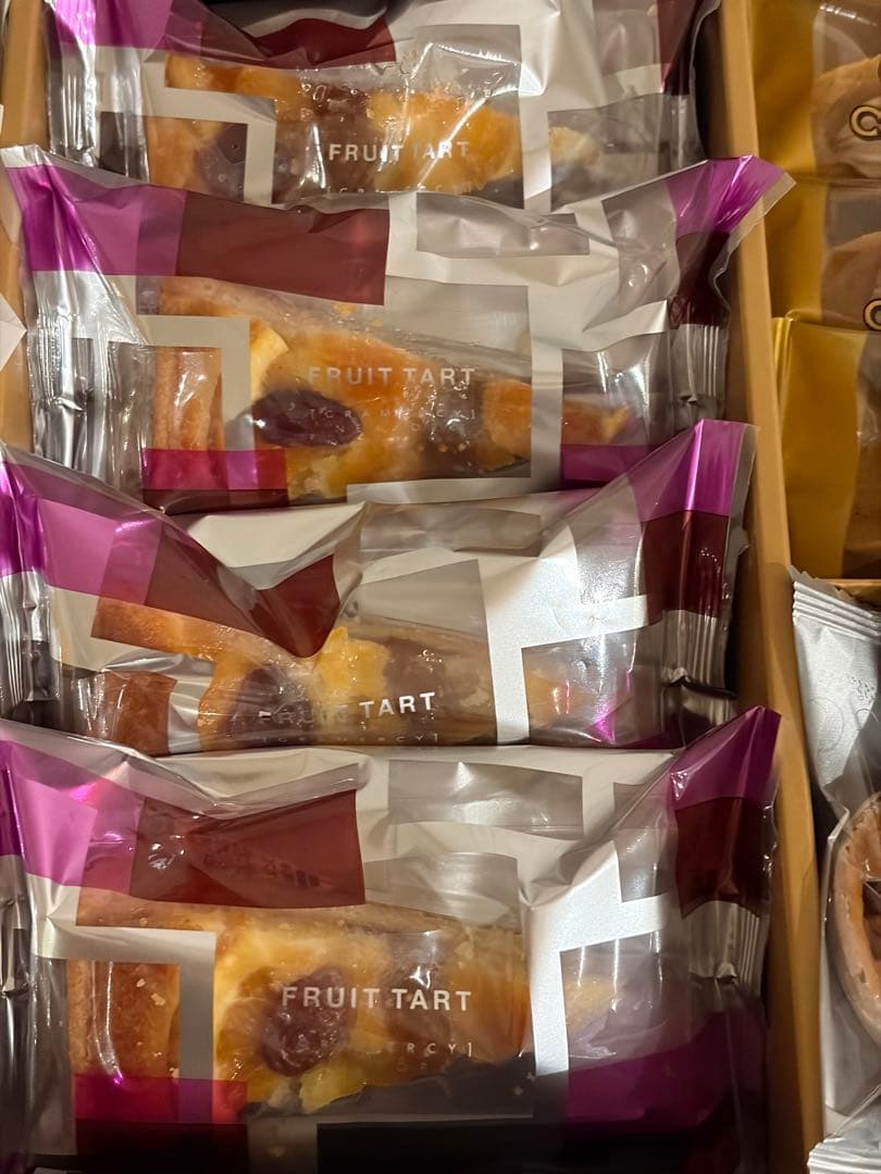 【ヨックモック】【グランマシーNY】【ブルボン】菓子&ピンクカーディガン