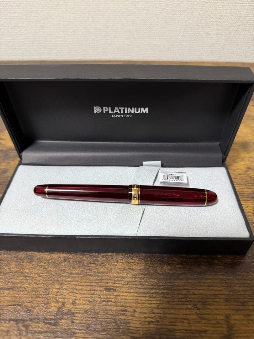 新品未使用　ブルゴーニュ　14金　ゴールド　プラチナ　万年筆　細時　備品付き