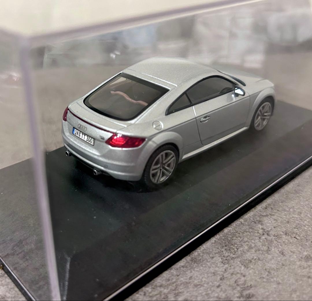 ディーラー正規品 Audi TT Coupé ミニカー シルバー 1:43