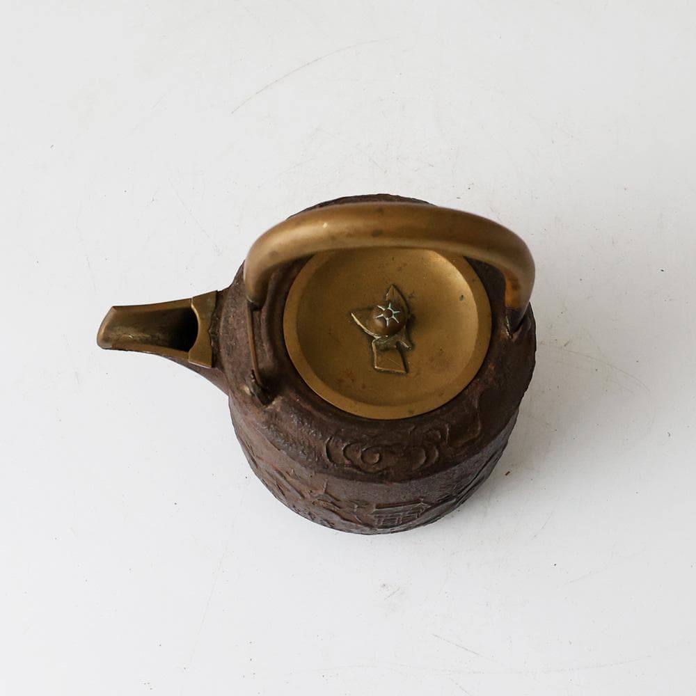 時代年代物 鉄銚子 一対 山水楼閣文 真鍮蓋 酒器 燗鍋 提子 懐石道具 鉄瓶