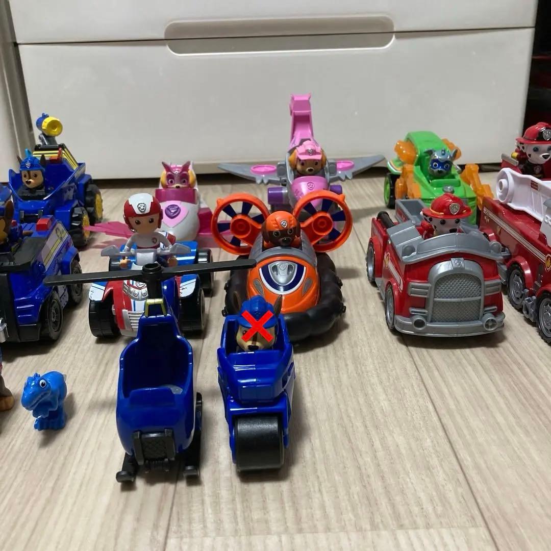 パウ・パトロール フィギュアとビークルセット