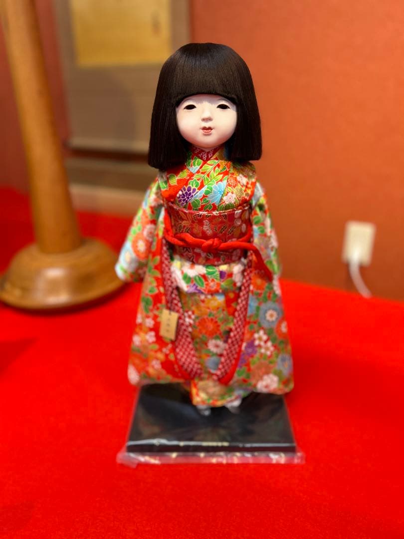 市松人形 カラフルな花柄着物