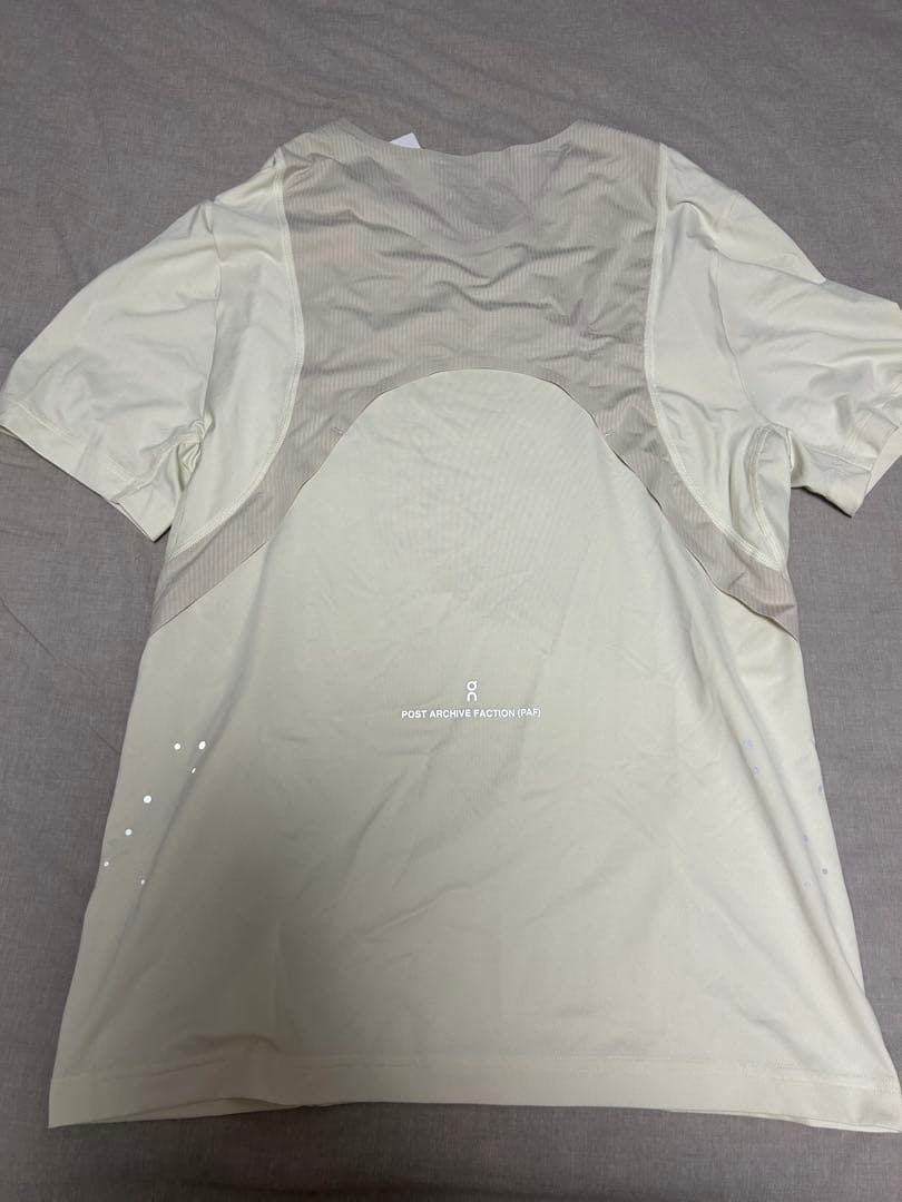 On PAF Current Form ランニングT　Sサイズ