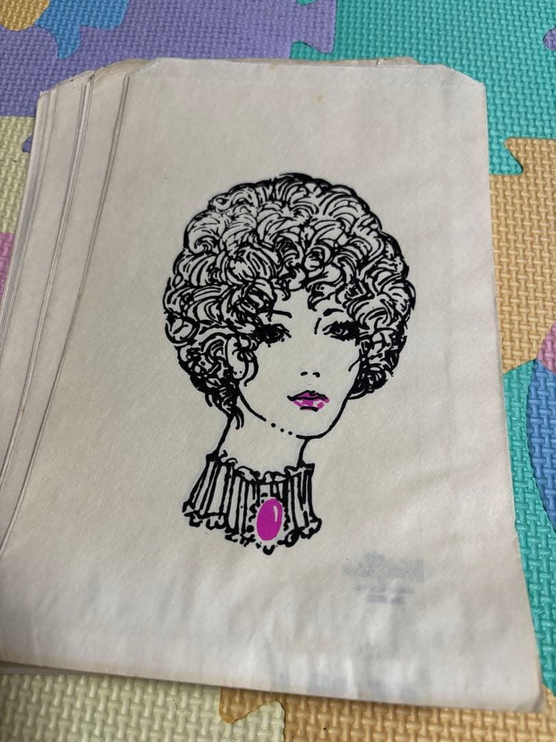 海外紙物　お洒落　可愛い　レディー柄　紙袋　35枚　大量　1名様