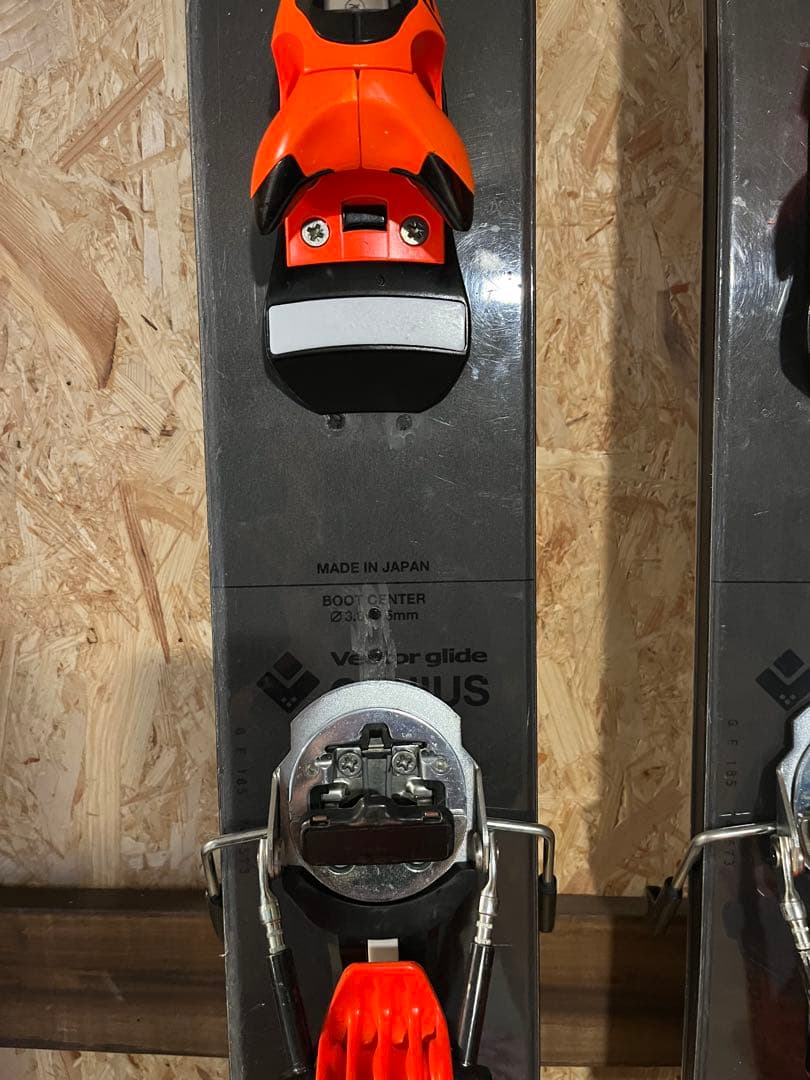 ベクターグライド　VECTOR GLIDE スキー板　genius 185
