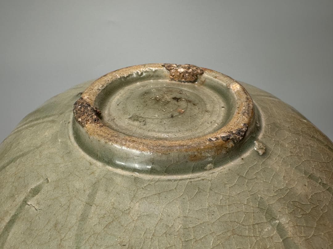 中国美術　元～明時代　青磁　蓮花文茶碗 鉢　時代物　唐物　14～15世紀頃