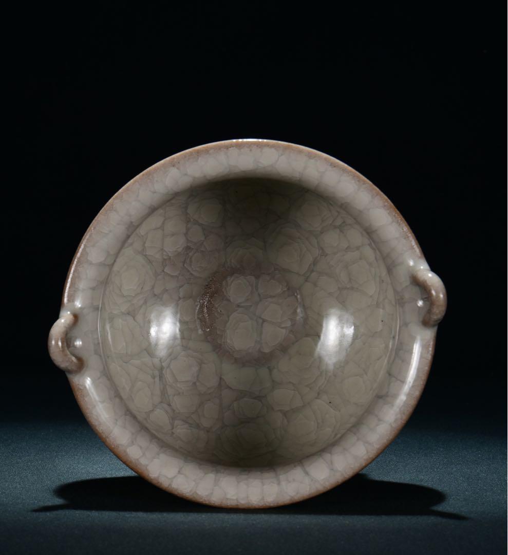 旧蔵　宋・官窑　青白釉 三足炉