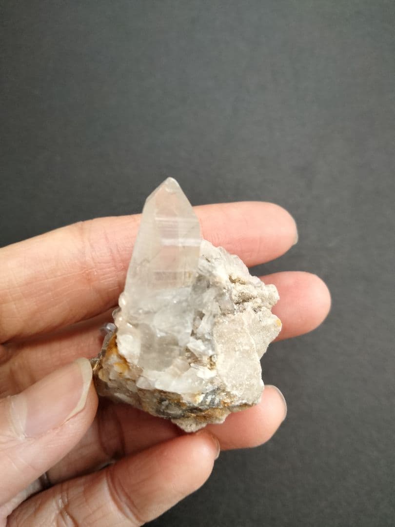 国産鉱物　山梨県　塩山竹森山　天然水晶　　トルマリン入り水晶　61天然水晶