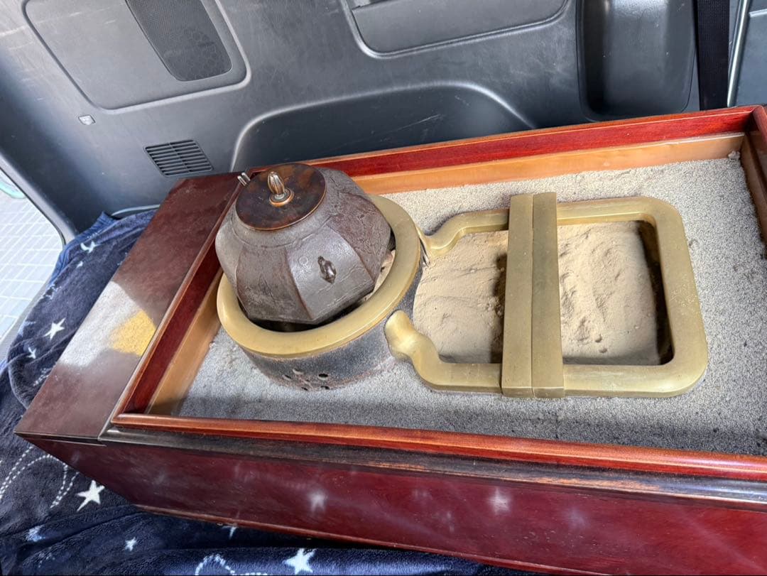 【特大・極美品】高級長火鉢 一式　横幅130cm 鉄瓶/灰/五徳/火箸 完備