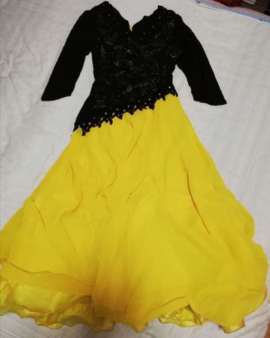 最終お値下げ　社交ダンス用　カラオケ用に　黒と黄色のロングドレス