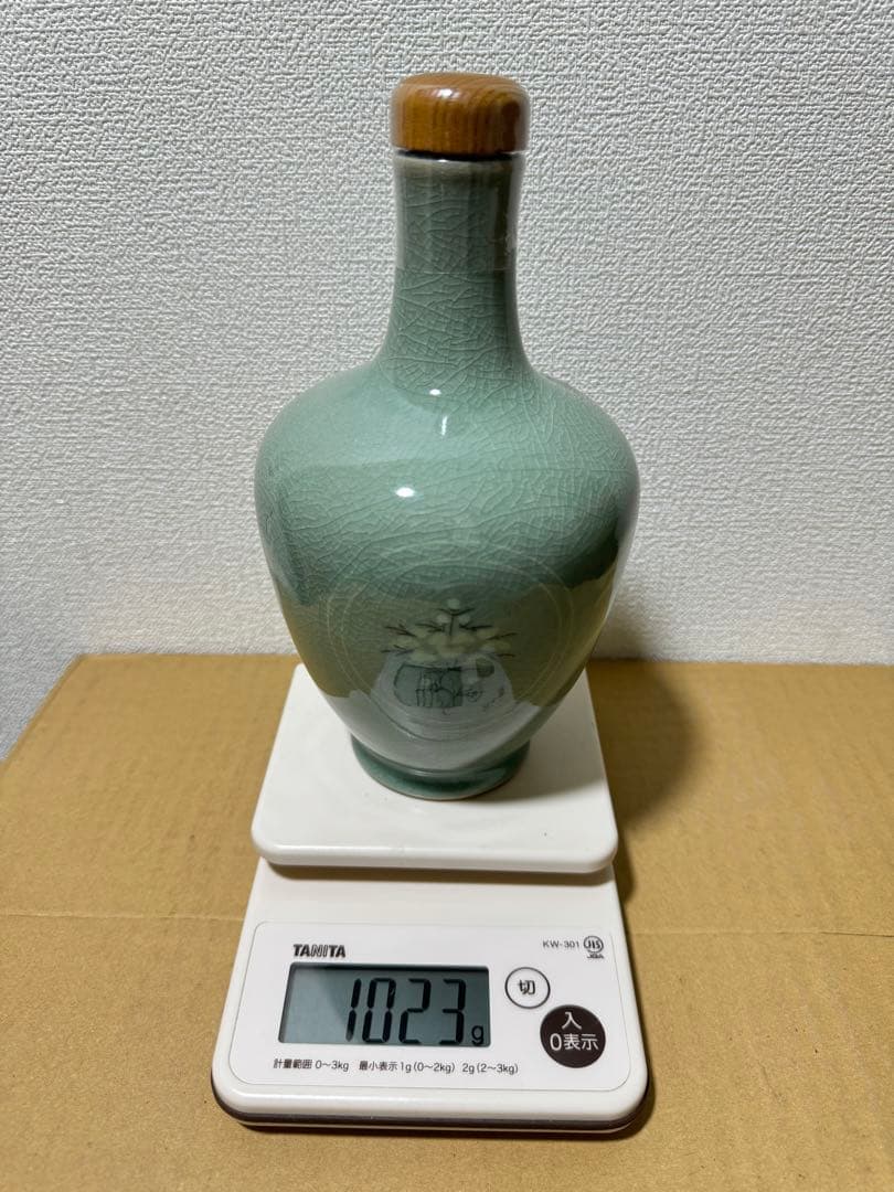 古酒未開栓ニッカ ウイスキー 高麗青磁雲鶴草華文様象嵌ボトル青峯 陶器ボトル