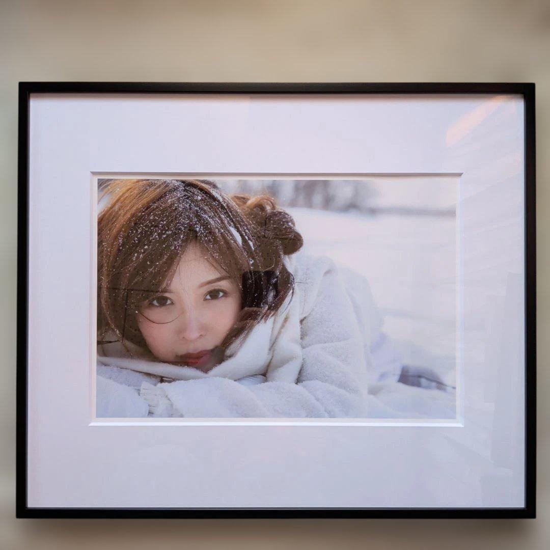 【直筆サイン入り】葵つかさ W24 額装入り写真 写真展「葵つかさ 生きる。」