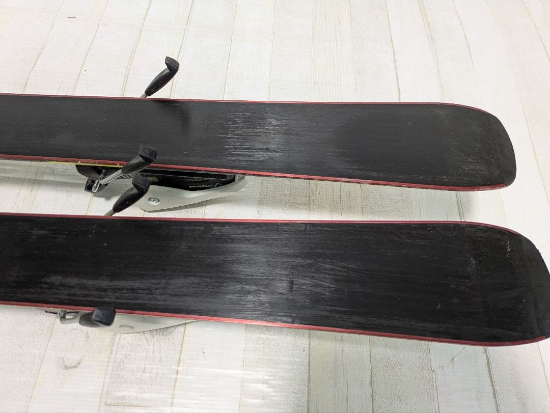 HEAD　SUPERSHAPEスキー板　ブーツ・ストック　ジュニアスキーセット