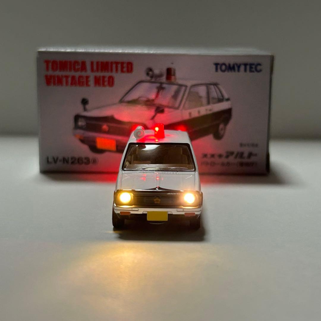 トミカ リミテッド ヴィンテージ スズキ アルト パトカー