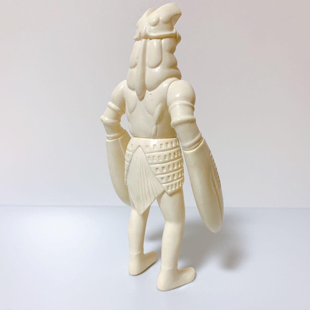 【激レア】バルタン星人（ホワイト成型）｜旧ウルトラ怪獣シリーズ／001