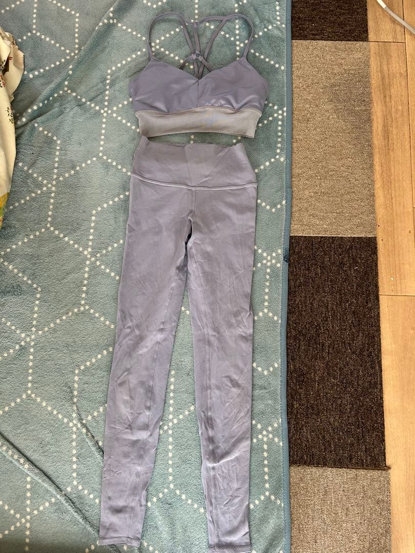 alo yoga Lavish Bra & レギンス　ヨガウェア