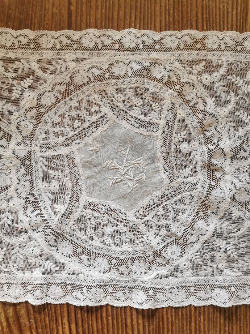 アンティークフランス ノルマンディーレース アップリケ タンバーチュールランナー