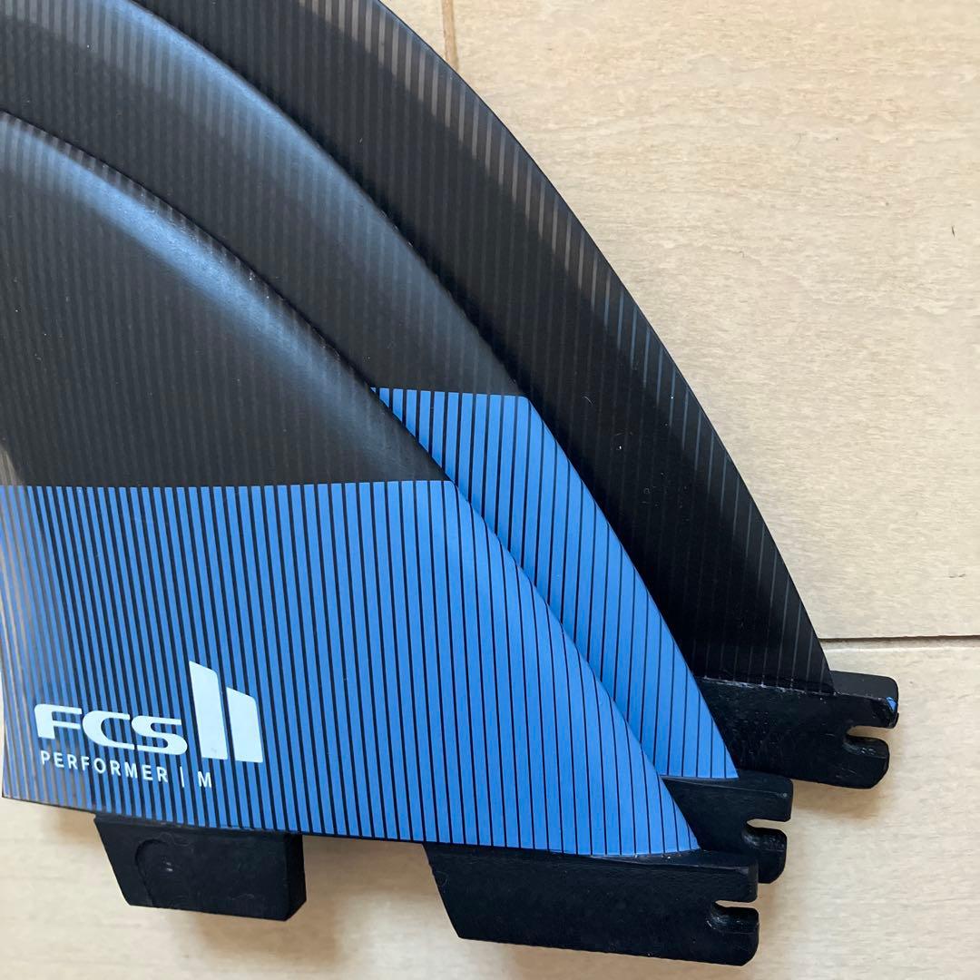 イ*ー様 美品 FCS2フィン パフォーマー PERFORMER M トライ