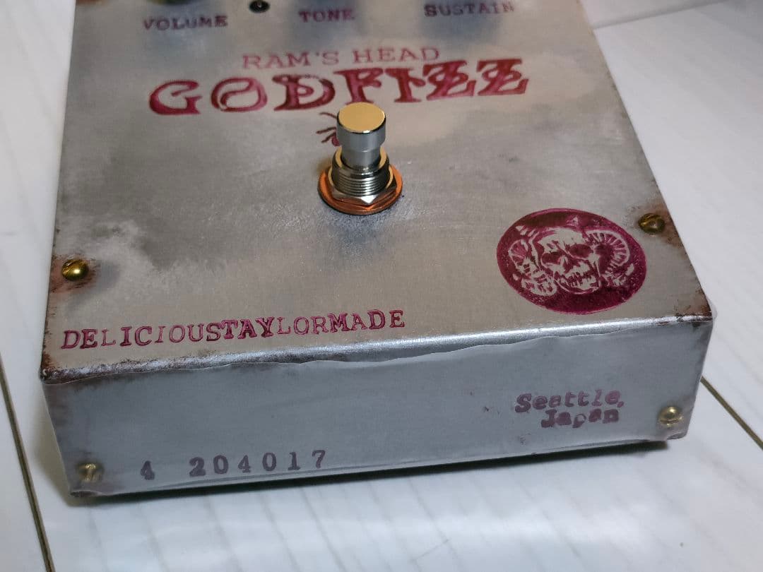 Delicioustaylormade ラムズヘッド GODFIZZ ファズ