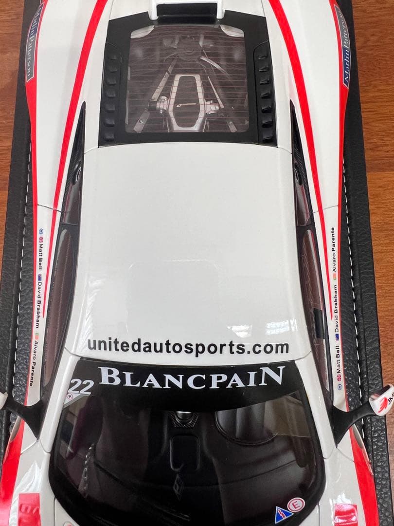 ミニカー1/18 Peako McLaren MP4-12C No.42