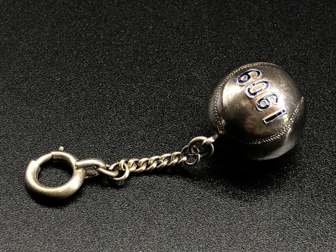 【 116年前のMLBキーホルダー 】 1909年　銀鍍金ボール型