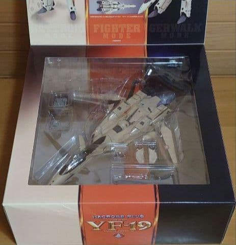 やまとMACROSSPLUSマクロスプラスYF-19イサムダイソン搭乗機 中古品