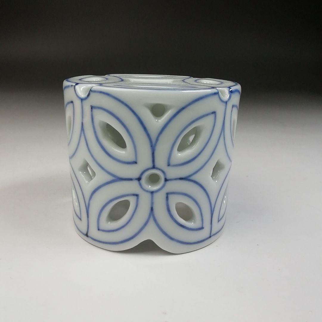 Ｔ９４１　蓋置　『染付　七宝透シ』『紫翠窯　西村徳泉 造』　共箱　茶道具