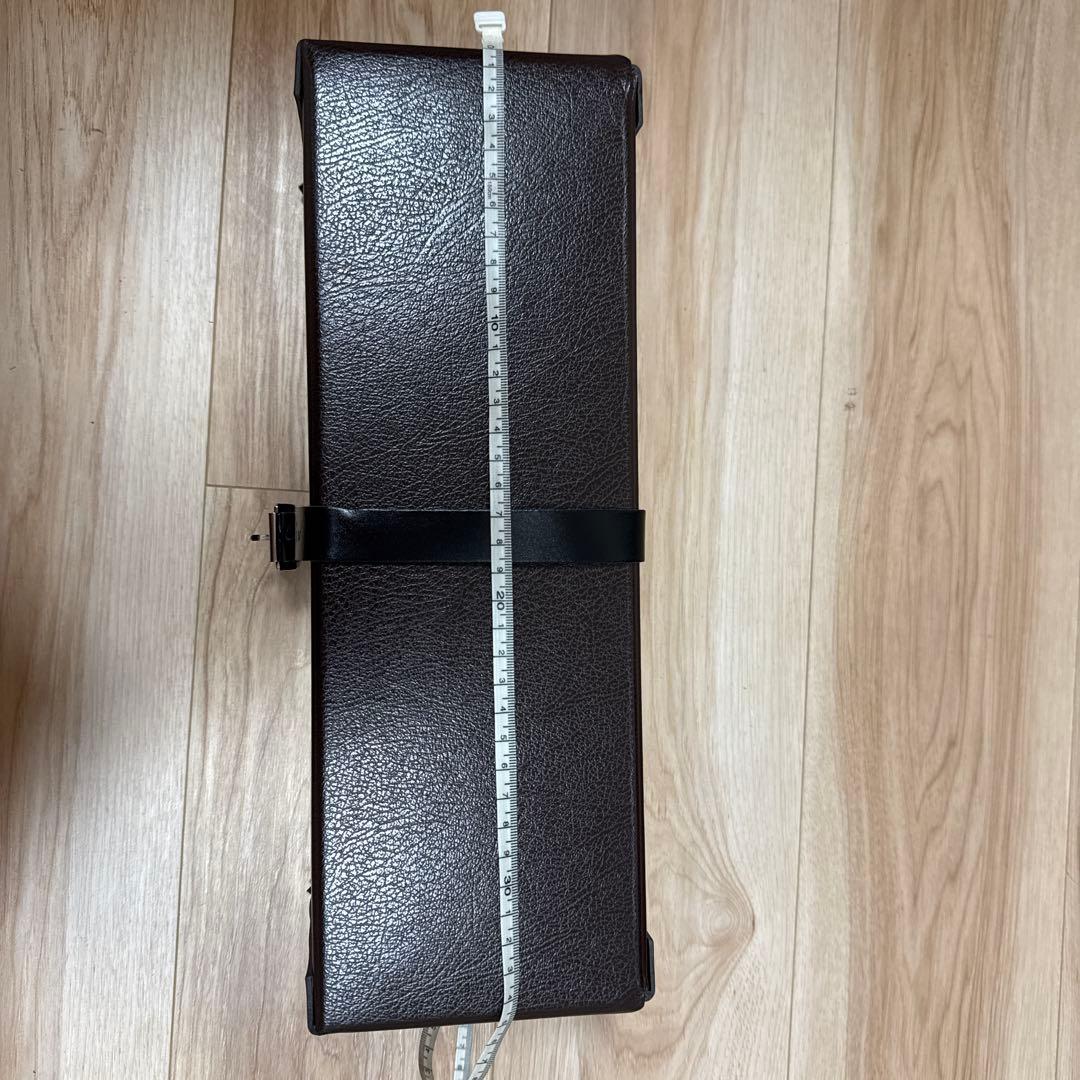 アライア　シューズボックス　ストラップ付き　牛革　収納ケース　alaia