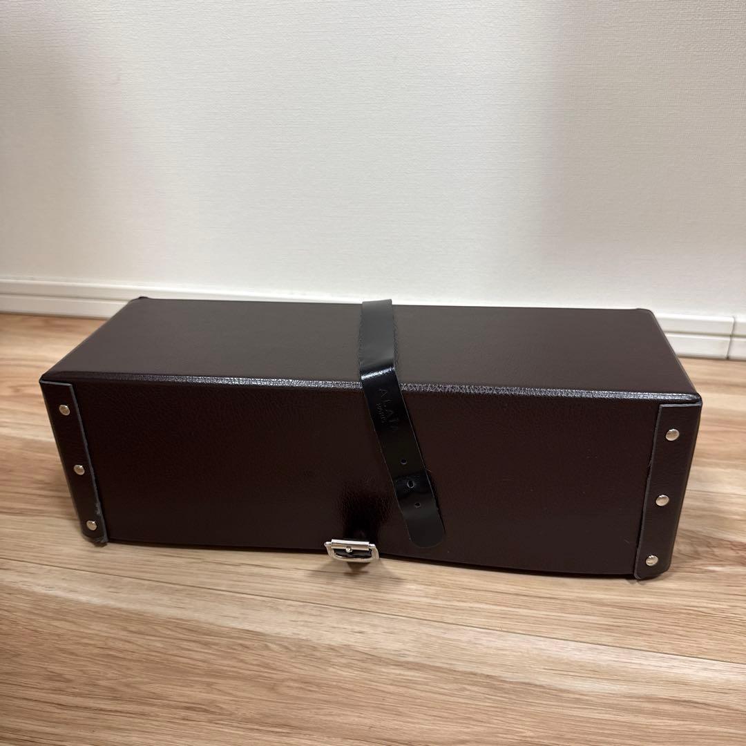アライア　シューズボックス　ストラップ付き　牛革　収納ケース　alaia