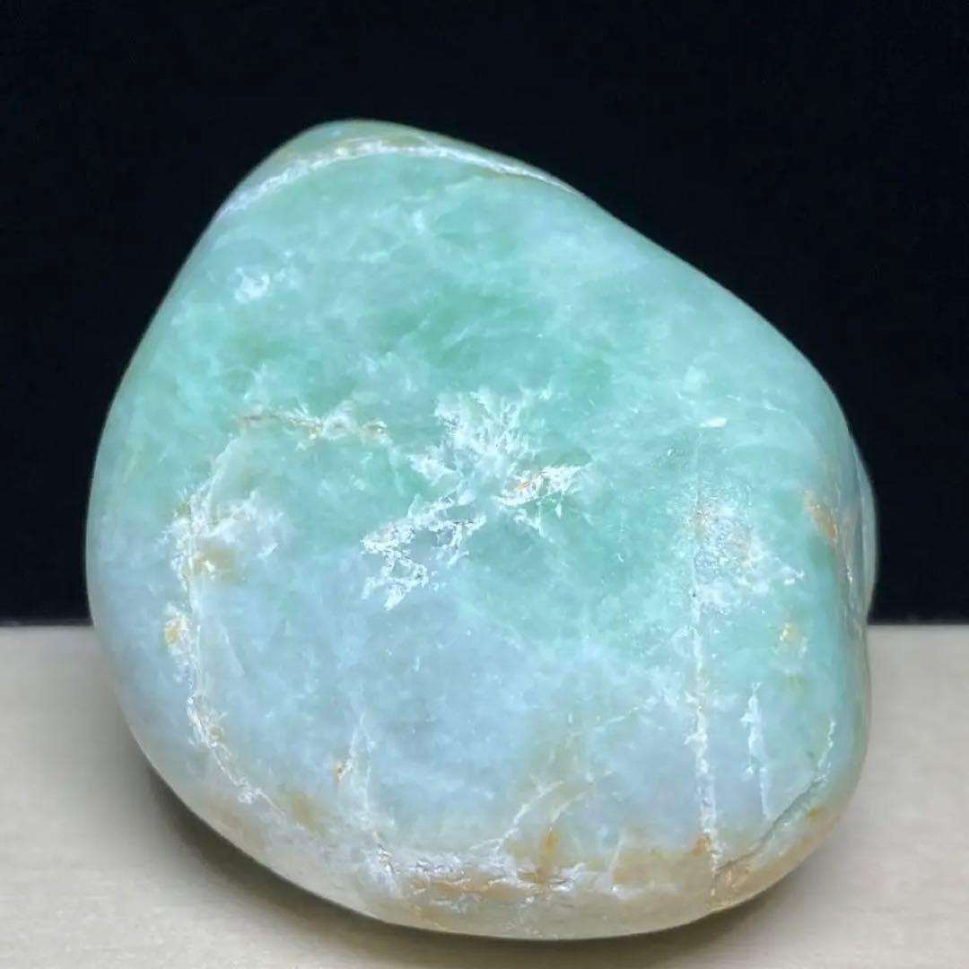 糸魚川翡翠　海中翡翠　濃いアップルグリーン　翡翠輝石　原石　279.5ｇ