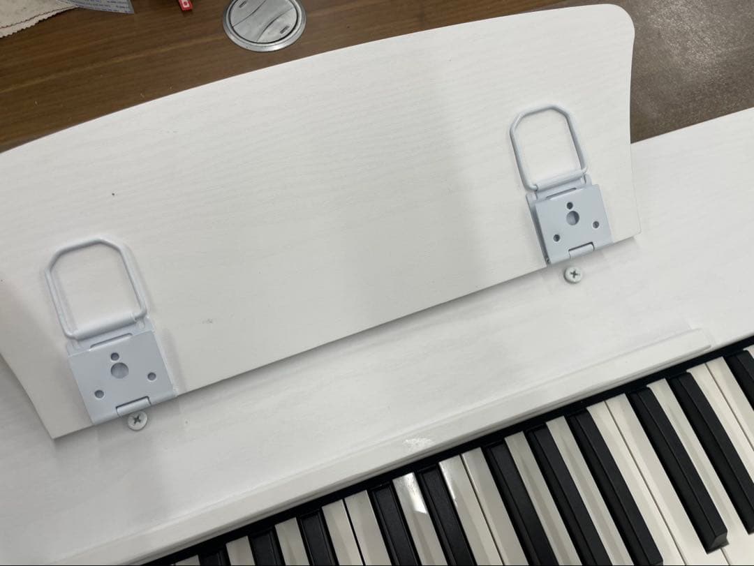 スタンド付き　電子ピアノ88鍵盤　給電タイプ　木目調ボディ　ホワイト