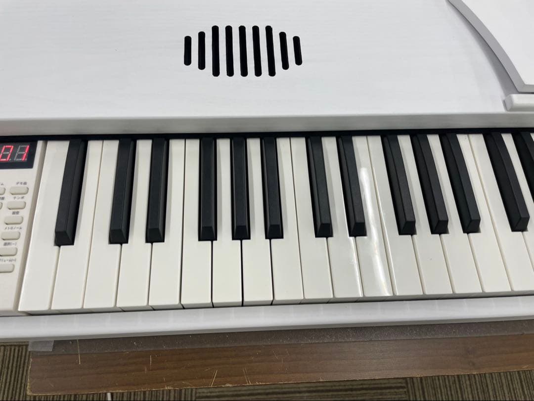 スタンド付き　電子ピアノ88鍵盤　給電タイプ　木目調ボディ　ホワイト