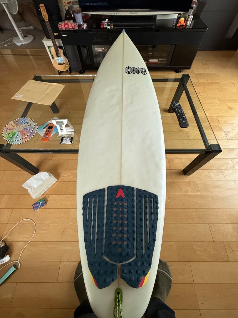 （お買い得品）HOPE ショートボード 6’1 futureフィン、リーシュ付き