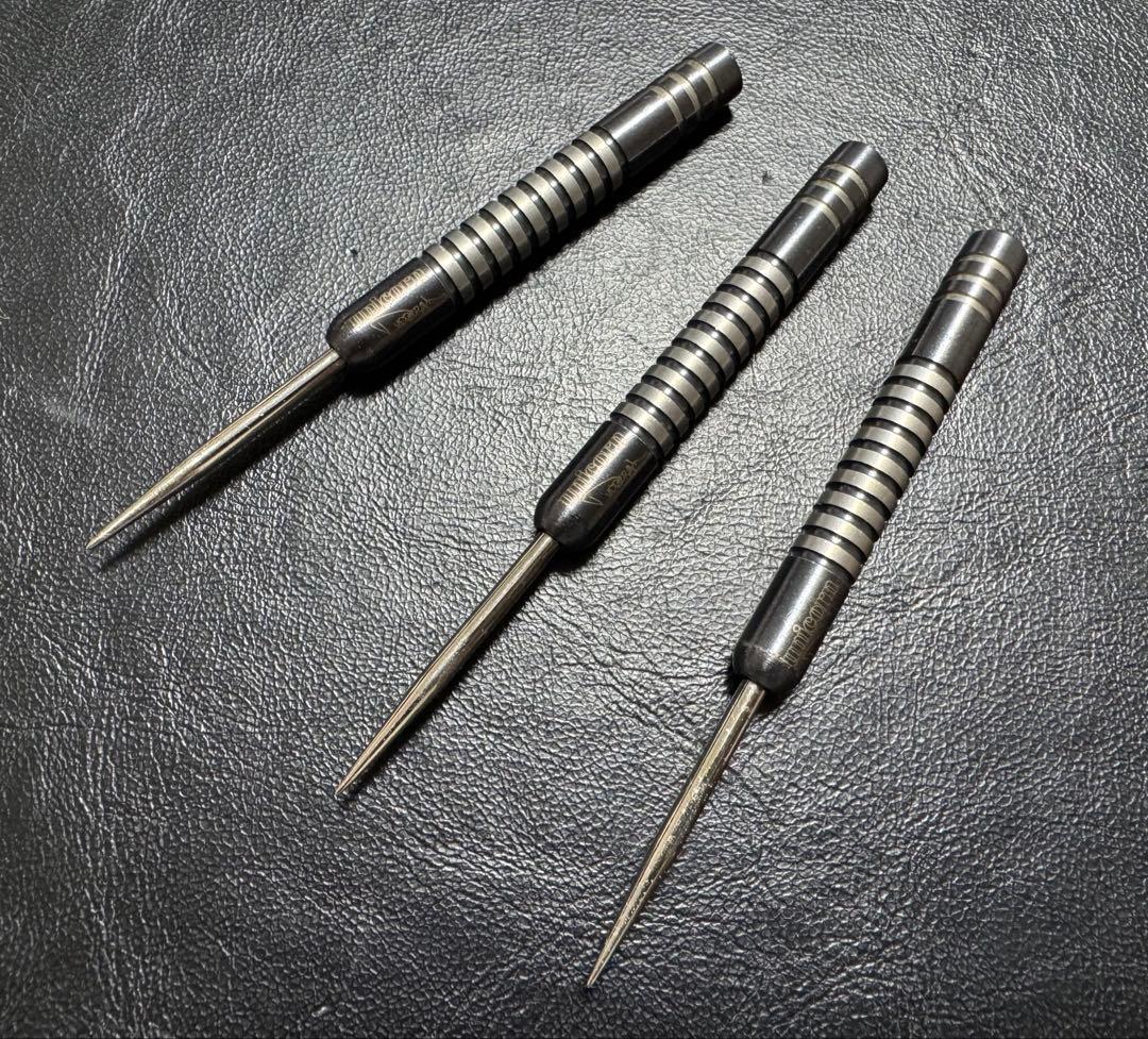 ユニコーン ノワール ディミトリ・ヴァン・デン・バーグモデル スティール 22g