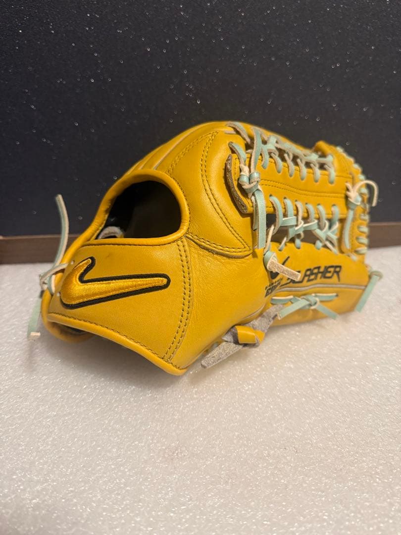 ★極美品★ NIKE ナイキ 一般軟式 外野手用 全紐交換済 小指2本 革質◎