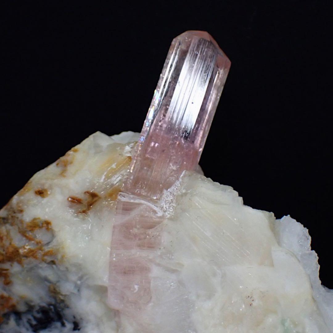 【パキスタン/カトラン産】ピンクインペリアルトパーズ